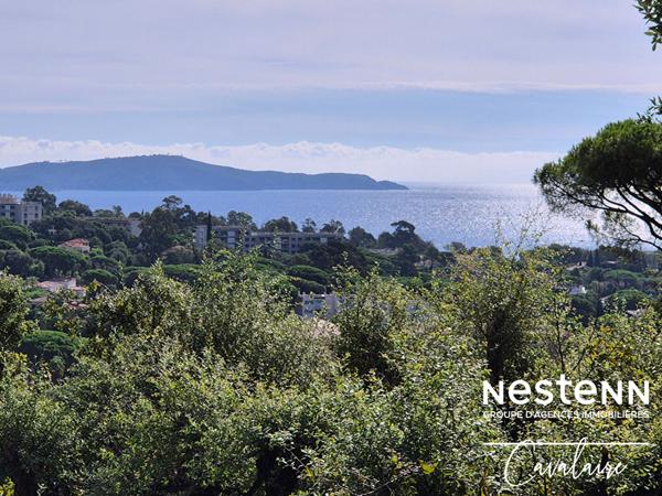 Villa 140 m² vue mer et piscine à 20 minutes à pied des plages de Cavalaire