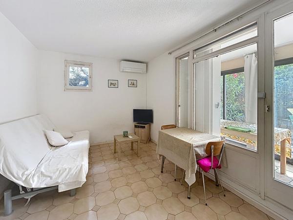 FREJUS, STUDIO, COIN NUIT, CAVE, PARKING, PISCINE ET TENNIS