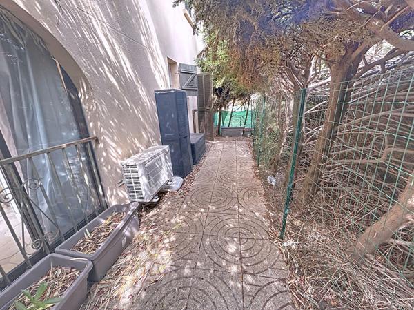 FREJUS, STUDIO, COIN NUIT, CAVE, PARKING, PISCINE ET TENNIS