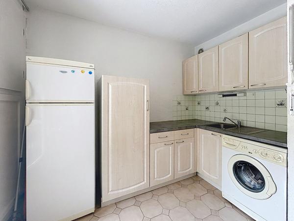 FREJUS, STUDIO, COIN NUIT, CAVE, PARKING, PISCINE ET TENNIS