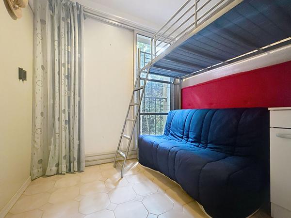 FREJUS, STUDIO, COIN NUIT, CAVE, PARKING, PISCINE ET TENNIS