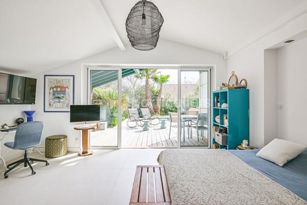 Vente
                Maison213 m² - 6 Pièces -
                    BIDART (64210)
