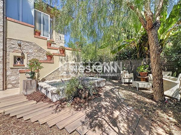 GOLFE JUAN - Maison 103m² - 5 pièces - Garage - Proche plages - Sud - Jardin et Jacuzzi