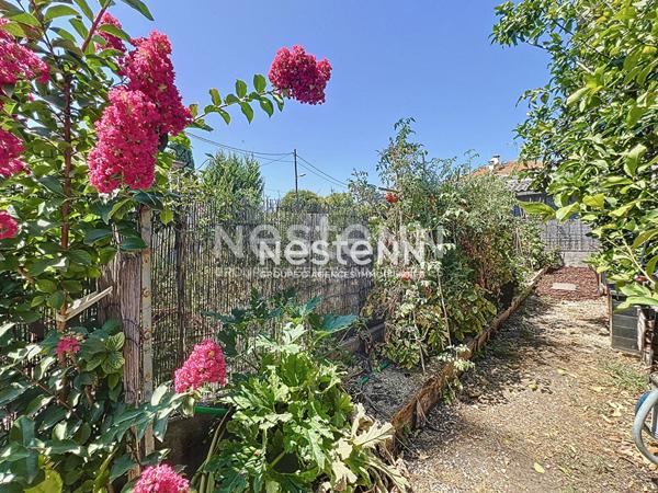 GOLFE JUAN - Maison 103m² - 5 pièces - Garage - Proche plages - Sud - Jardin et Jacuzzi