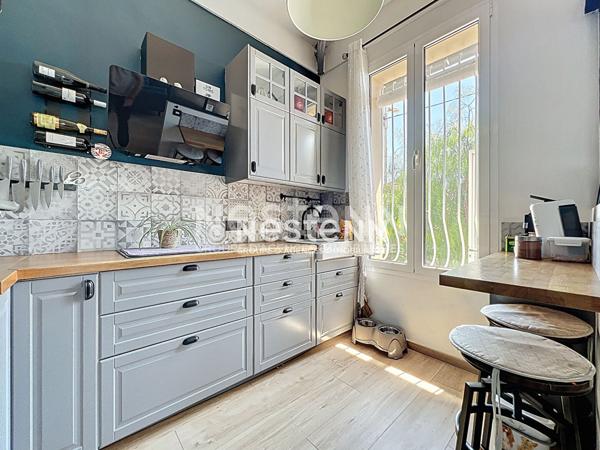 GOLFE JUAN - Maison 103m² - 5 pièces - Garage - Proche plages - Sud - Jardin et Jacuzzi