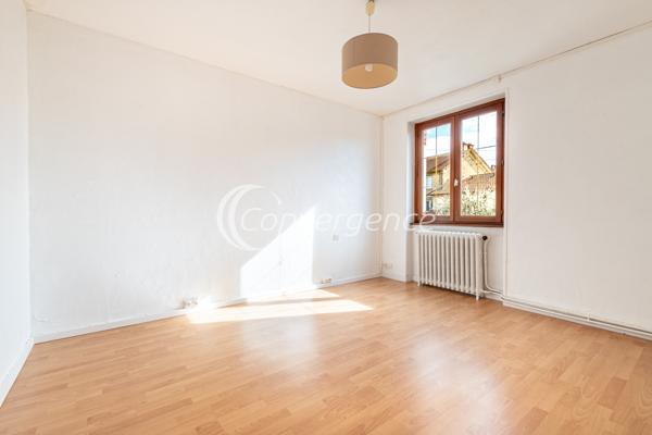 Maison
                                                                                                                                                                                                                                                                                                                        4 pièce(s)                                                                                                                                                                                                          2 chambre(s)                                                                                                                                                                                                          85  m²