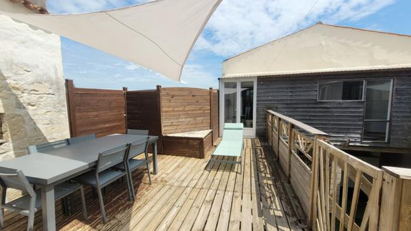 Surgères maison 4 pièces avec dépendances et piscine