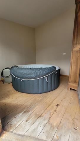 Surgères maison 4 pièces avec dépendances et piscine