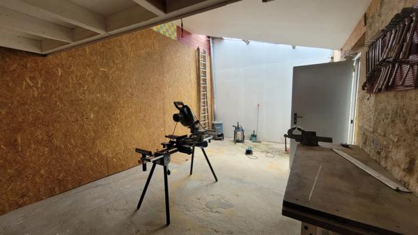 Surgères maison 4 pièces avec dépendances et piscine