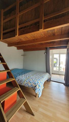 Surgères maison 4 pièces avec dépendances et piscine