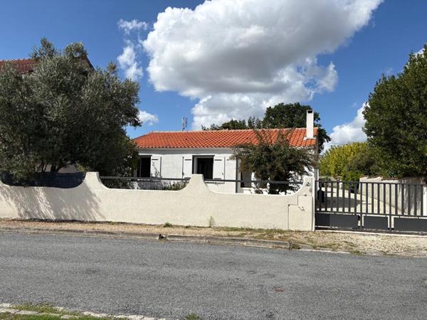 EXCLUSIVITE Maison de plain pied 98 m2 3 chambres dans le centre de CHERAC  17610