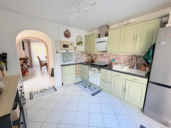 EXCLUSIVITE Maison de plain pied 98 m2 3 chambres dans le centre de CHERAC  17610