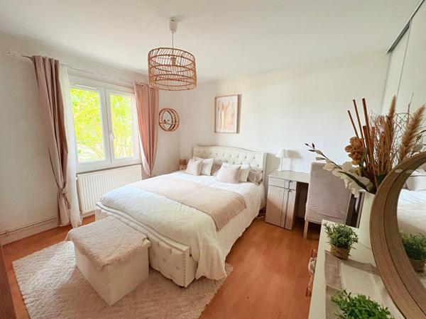 EXCLUSIVITE Maison de plain pied 98 m2 3 chambres dans le centre de CHERAC  17610