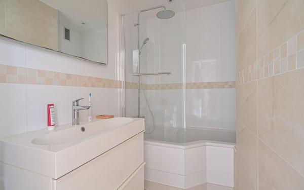 Appartement à vendre    3 pièces • 63 m2 Paris 18