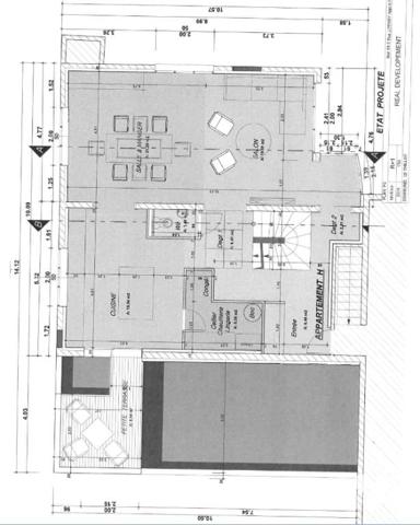 Duplex de 146m² avec cour intérieure, une terrasse attenant à la cuisine à l'étage et toit-terrasse