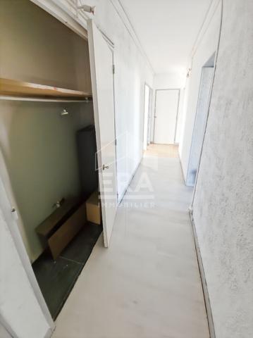 Appartement Salon De Provence 5 pièce(s) 90 m2