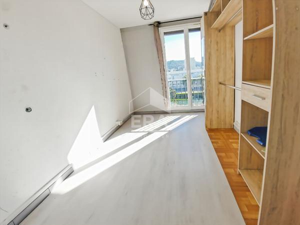 Appartement Salon De Provence 5 pièce(s) 90 m2