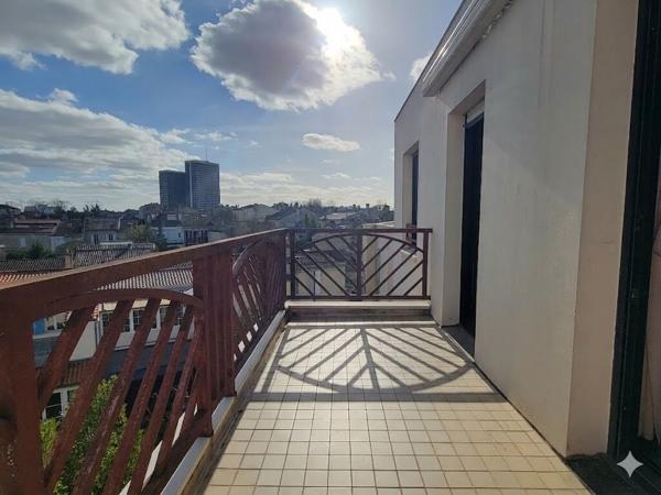 Bordeaux Croix Blanche - Appartement 4 pièces avec terrasses et garage fermé