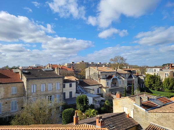 Bordeaux Croix Blanche - Appartement 4 pièces avec terrasses et garage fermé