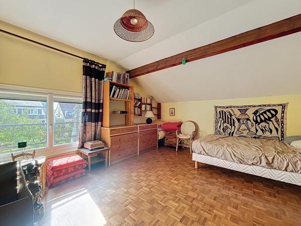 Maison 183m² 4 chambres sur grand terrain arboré