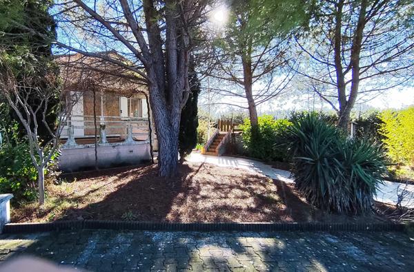 Maison avec jardin paysagé, terrasses et piscine – quartier Le Rieu Alès (30100)
