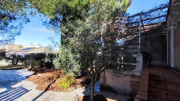 Maison avec jardin paysagé, terrasses et piscine – quartier Le Rieu Alès (30100)