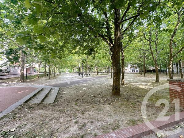 Appartement F5 à vendre  5 pièces - 96,73 m2 NOISY LE GRAND - 93