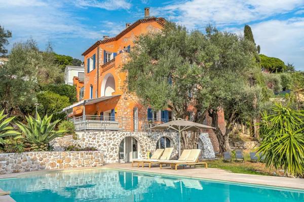 Villa de charme avec piscine, aux portes de Monaco, dans un environnement privilégiée