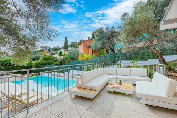 Villa de charme avec piscine, aux portes de Monaco, dans un environnement privilégiée