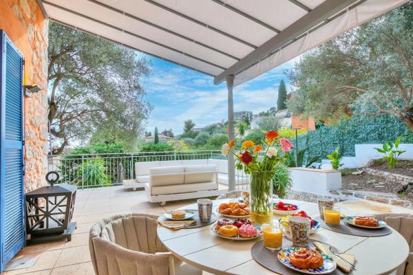 Villa de charme avec piscine, aux portes de Monaco, dans un environnement privilégiée