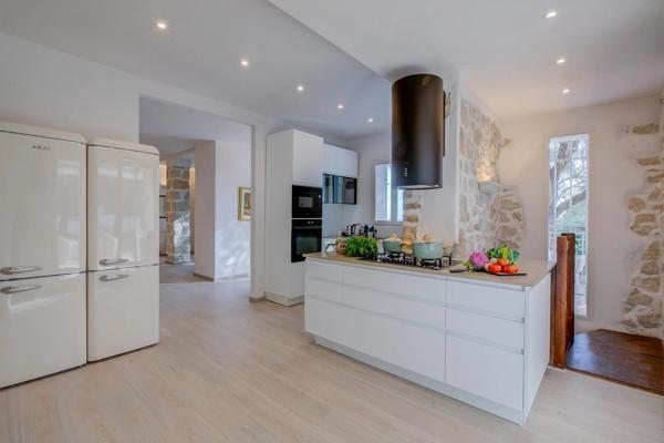 Villa de charme avec piscine, aux portes de Monaco, dans un environnement privilégiée