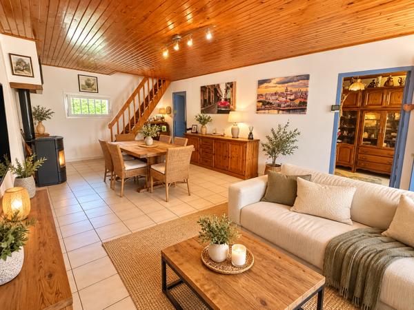 Maison familiale 152 m² + studio à louer de 32m2 + garage de 43m2 sur un terrain de 873 m² – Calme absolu