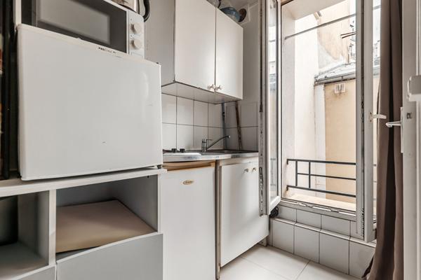 Appartement Paris 1 pièce(s) 10,50 m2