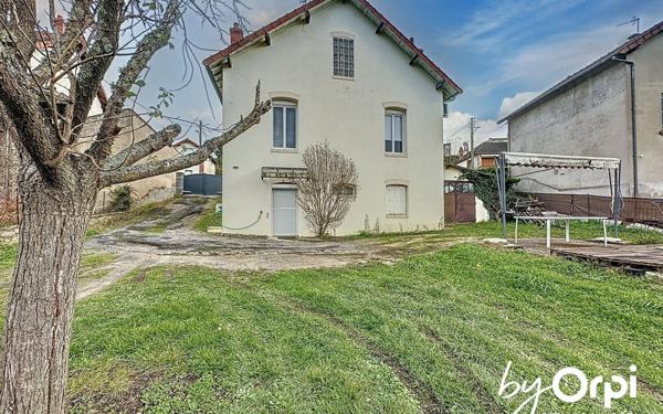 Maison à vendre    4 pièces • 83,01 m2 Montluçon