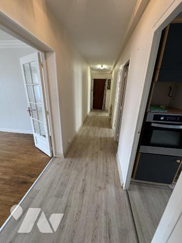 LISIEUX au rez-de-chaussée d'une rue et d'une résidence calmes Appartement 87m², 2 chambres + garage