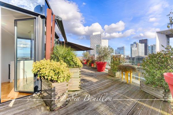 Nanterre (92000) Duplex de 4 pièces de 98 m2 avec terrasse de 75 m2 et balcon de 35 m2