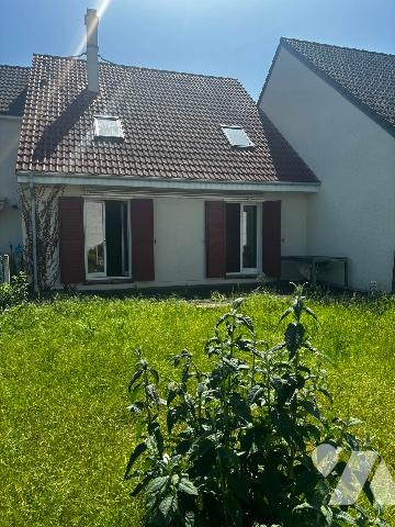 Maison familiale avec garage et jardin – Idéal premier achat ou investissement !