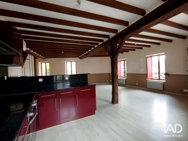 Location appartement 3 pièces 100 m² Saint-Saulge