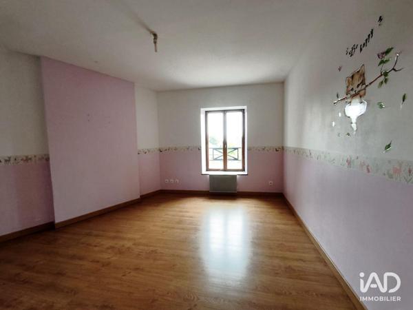 Location appartement 3 pièces 100 m² Saint-Saulge