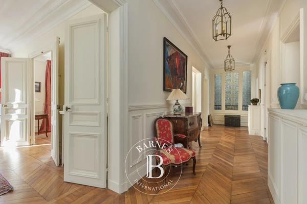 Paris 8ème, Appartement 2 Chambres -  110 m² à vendre