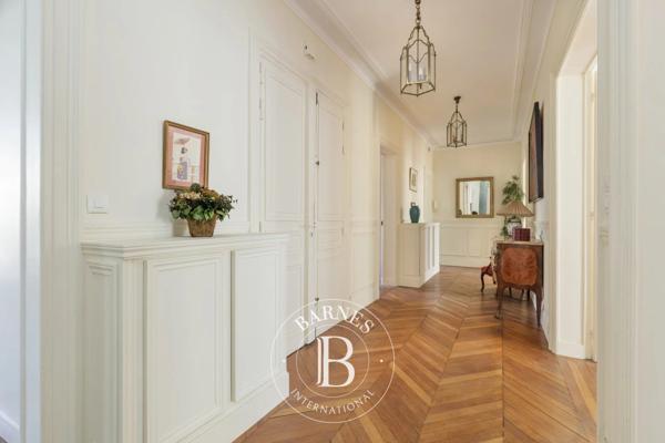 Paris 8ème, Appartement 2 Chambres -  110 m² à vendre