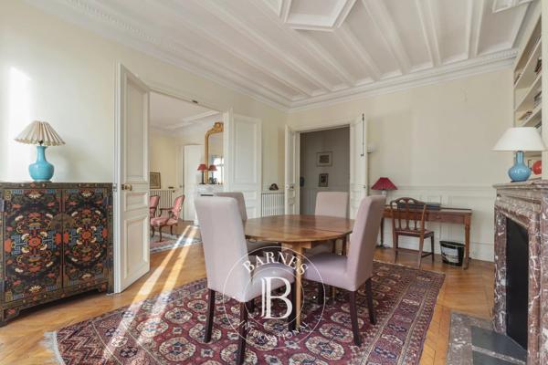 Paris 8ème, Appartement 2 Chambres -  110 m² à vendre