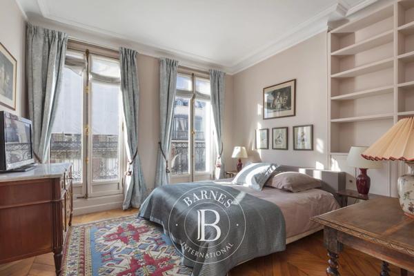 Paris 8ème, Appartement 2 Chambres -  110 m² à vendre