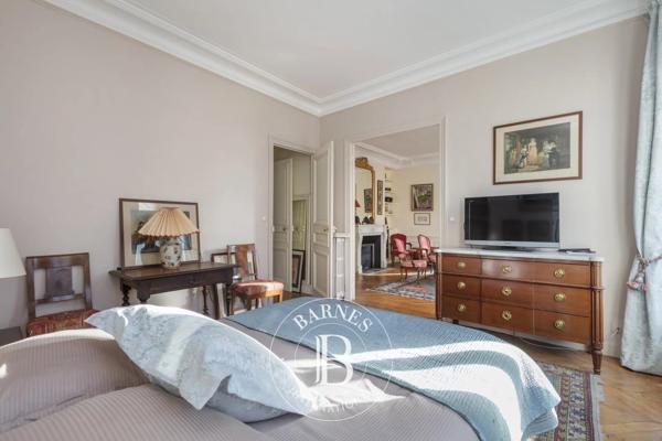 Paris 8ème, Appartement 2 Chambres -  110 m² à vendre