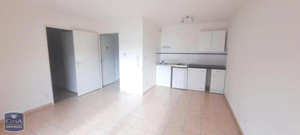 Appartement à louer 2 pièces 40.22m² Saint-Jean-du-Falga (09100)