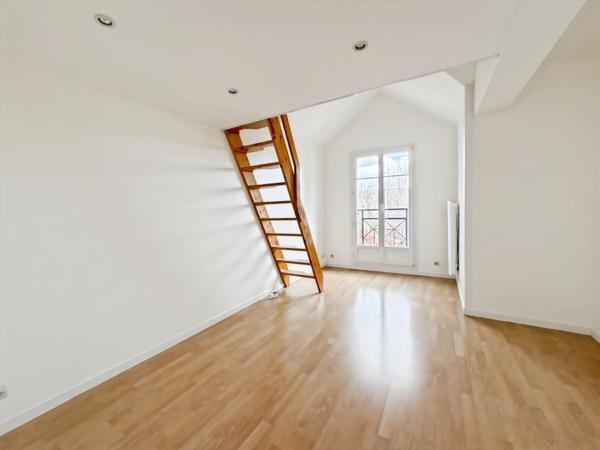 Maison familiale de 173 m² à vendre à Vauréal – 6 pièces, 4 chambres, état impeccable