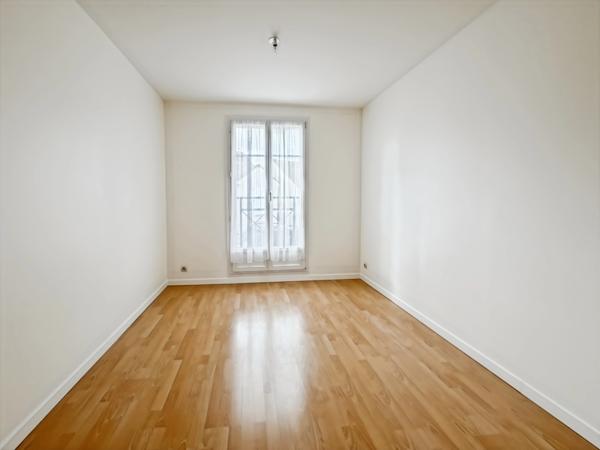 Maison familiale de 173 m² à vendre à Vauréal – 6 pièces, 4 chambres, état impeccable
