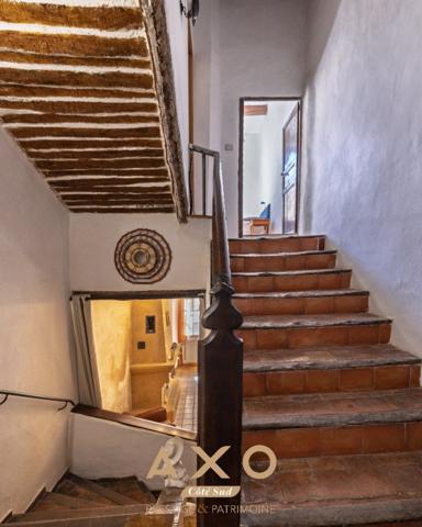 MALLEMORT - ENSEMBLE IMMOBILIER - T9 - ATELIER D ARTISTE - GRANGE - ABRI VOITURE - GARAGE 750 000€