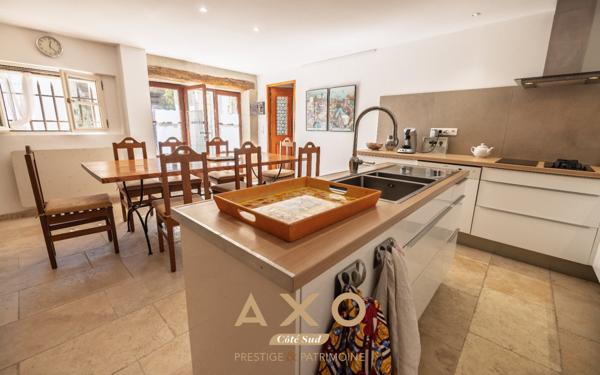 MALLEMORT - ENSEMBLE IMMOBILIER - T9 - ATELIER D ARTISTE - GRANGE - ABRI VOITURE - GARAGE 750 000€