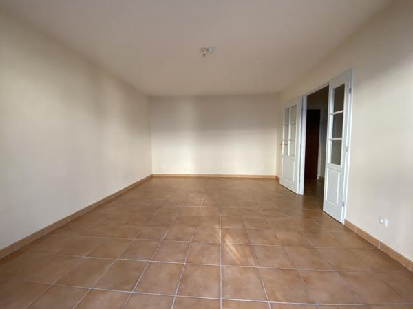 NANTES - Pont Motte Rouge T2 récent 53 m2 avec balcon et gar